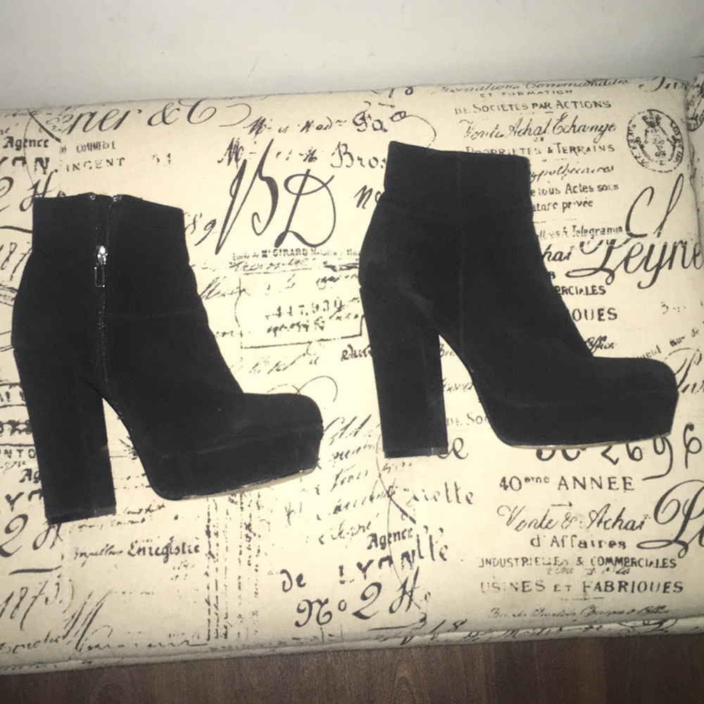 Steve Madden boots size 8